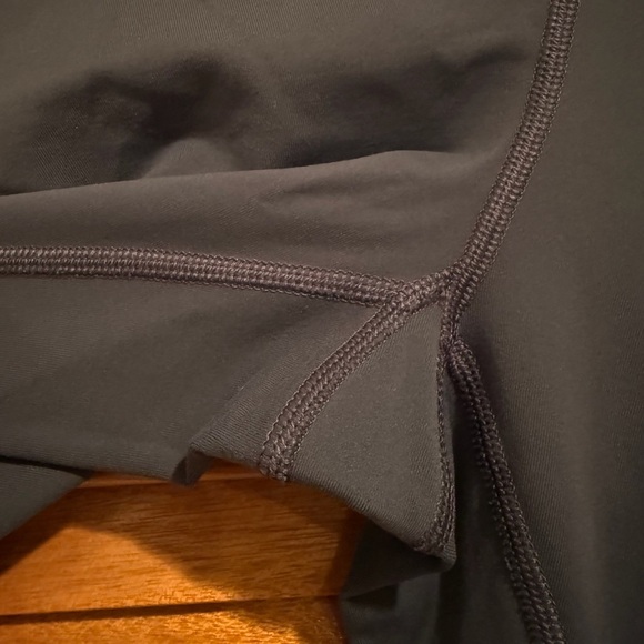 Lululemon Women’s Cropped Grey Athletic Active Yoga Leggings Sz 6 - Picture 3 of 5